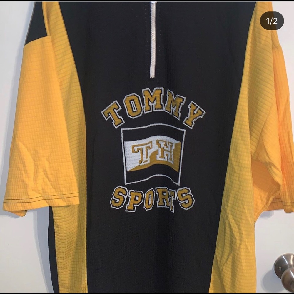 Tommy Sports Black and Yellow Pollo